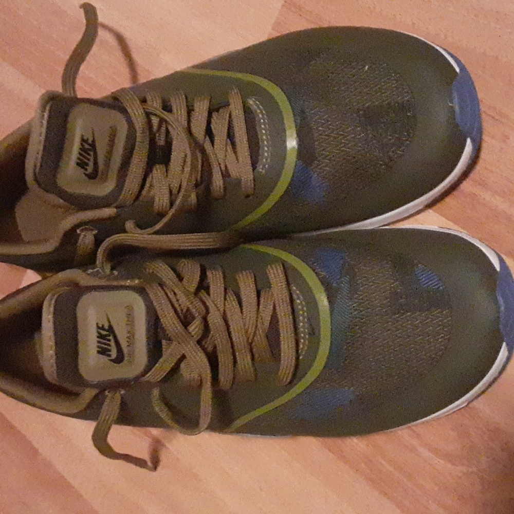 Green and White Athletic Sneakers - Picture 2 of 3
